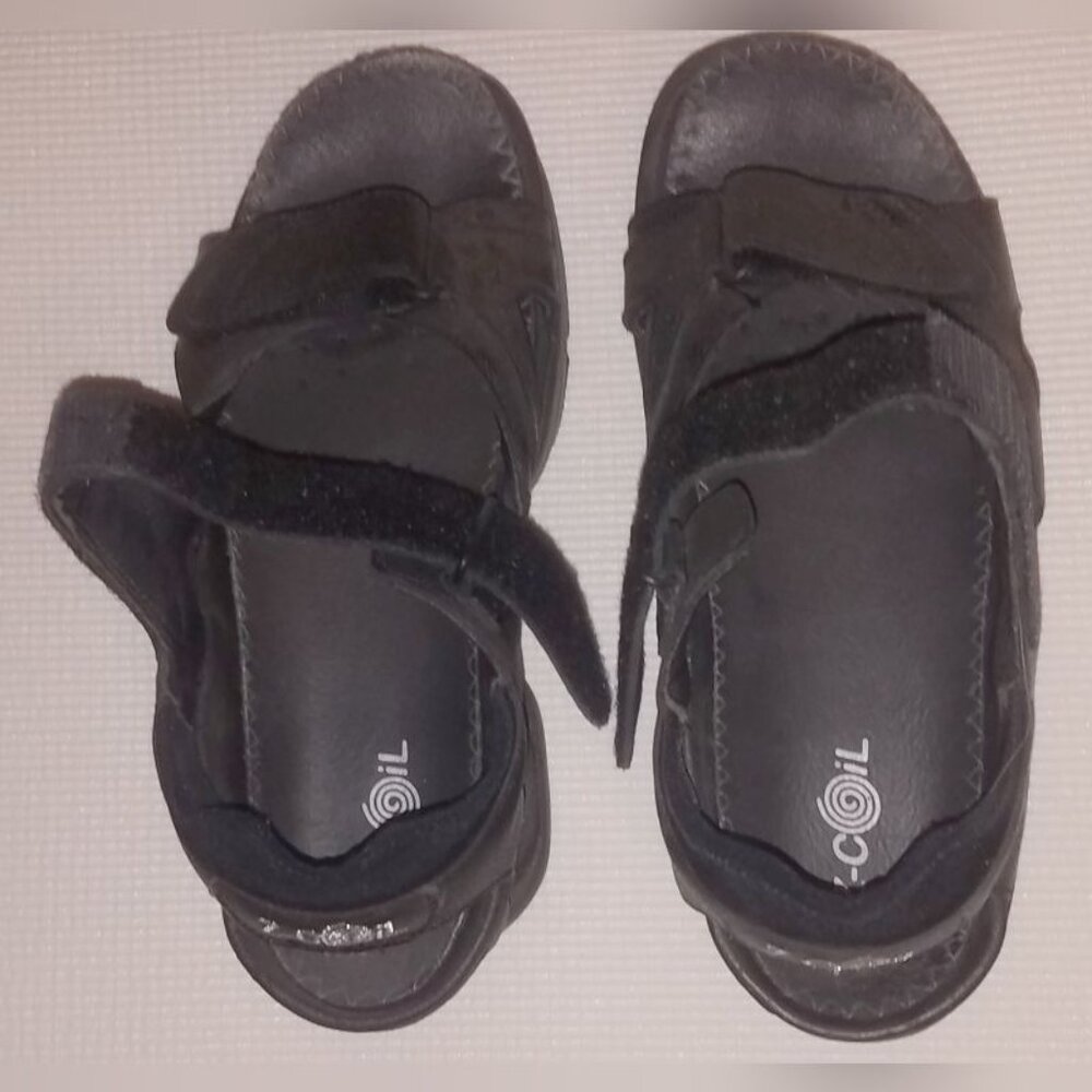 Black Z-Coil Sidewinder Sandals Size 8.5